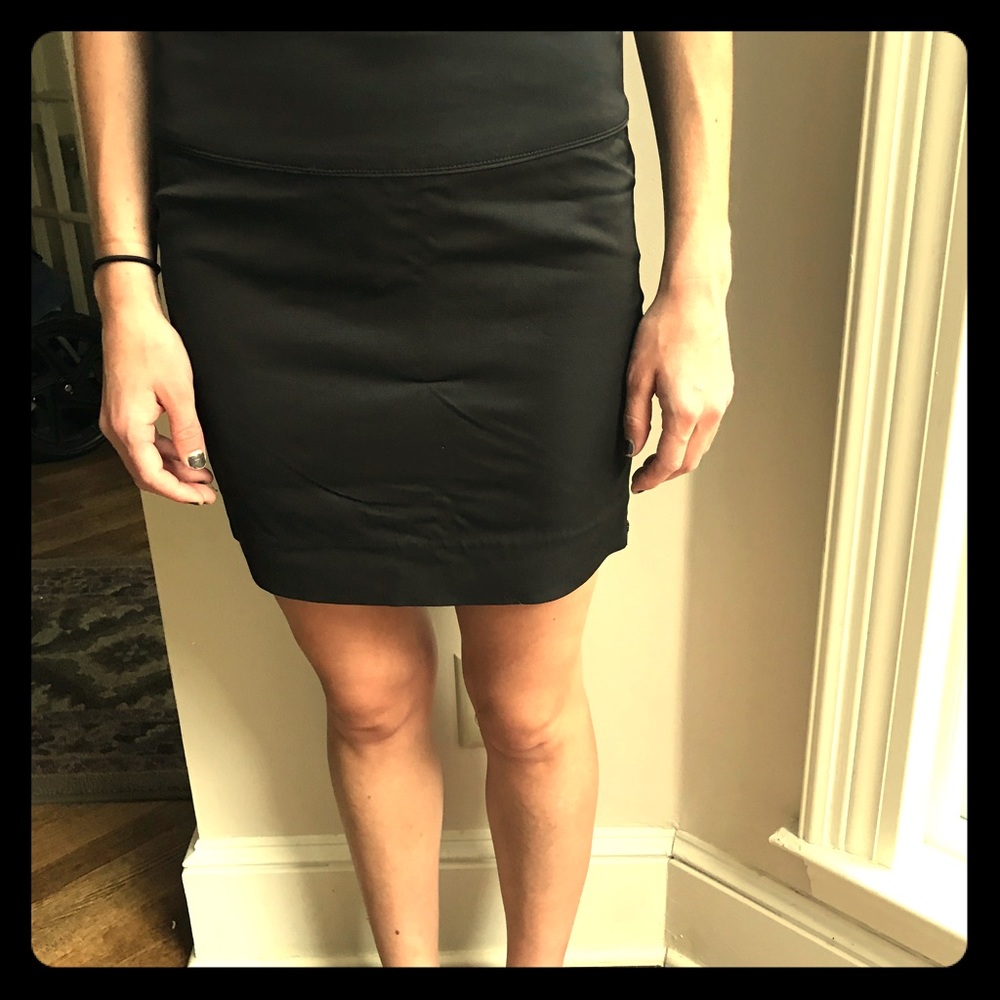 Elizabeth and James Soft Black Skirt Size 2
